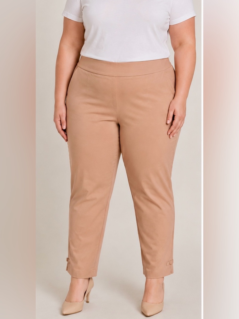 260 NWT LE CHATEAU Plus Size Slim Ankle Pants